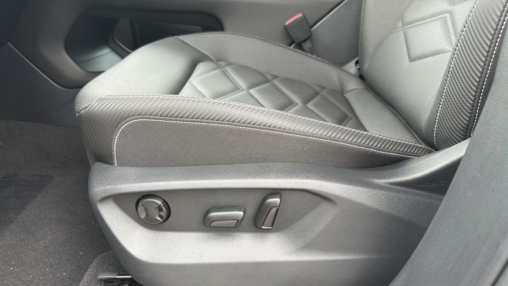 New 2026 Opal White Pearl Volkswagen 2.0T SE image 27