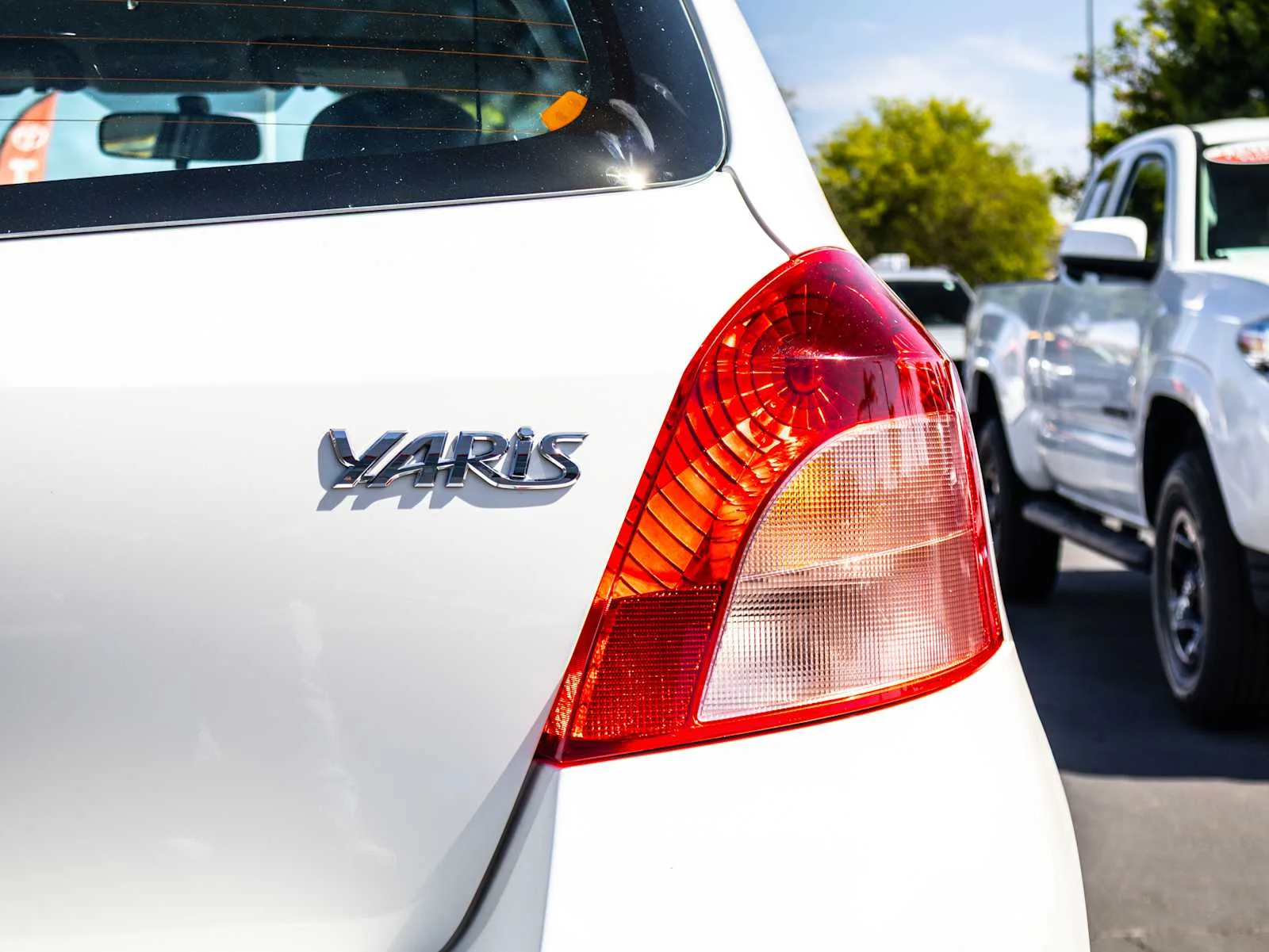 Used 2008 Polar White Toyota  image 10
