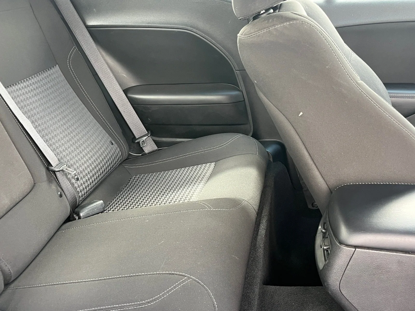 Used 2023 Torred Clearcoat Dodge SXT image 10