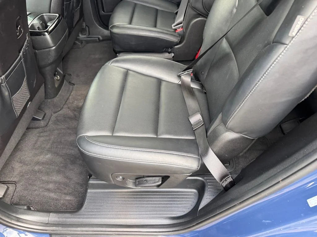 Used 2025 Black Kia S image 13