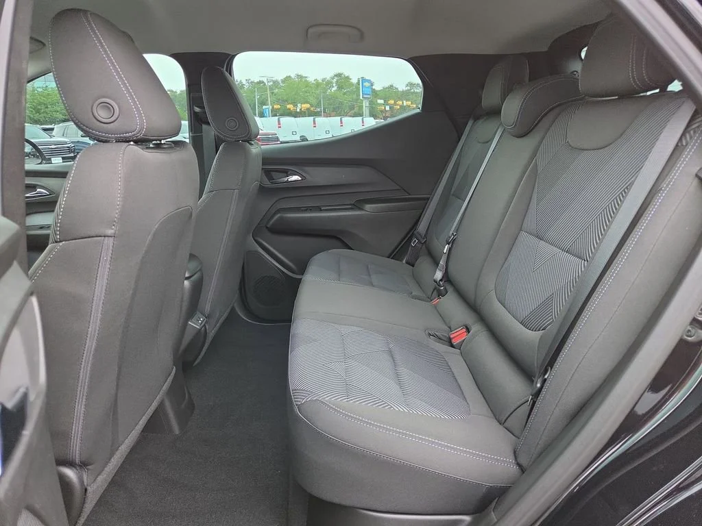 New 2027 Mosaic Black Metallic Chevrolet LT image 15