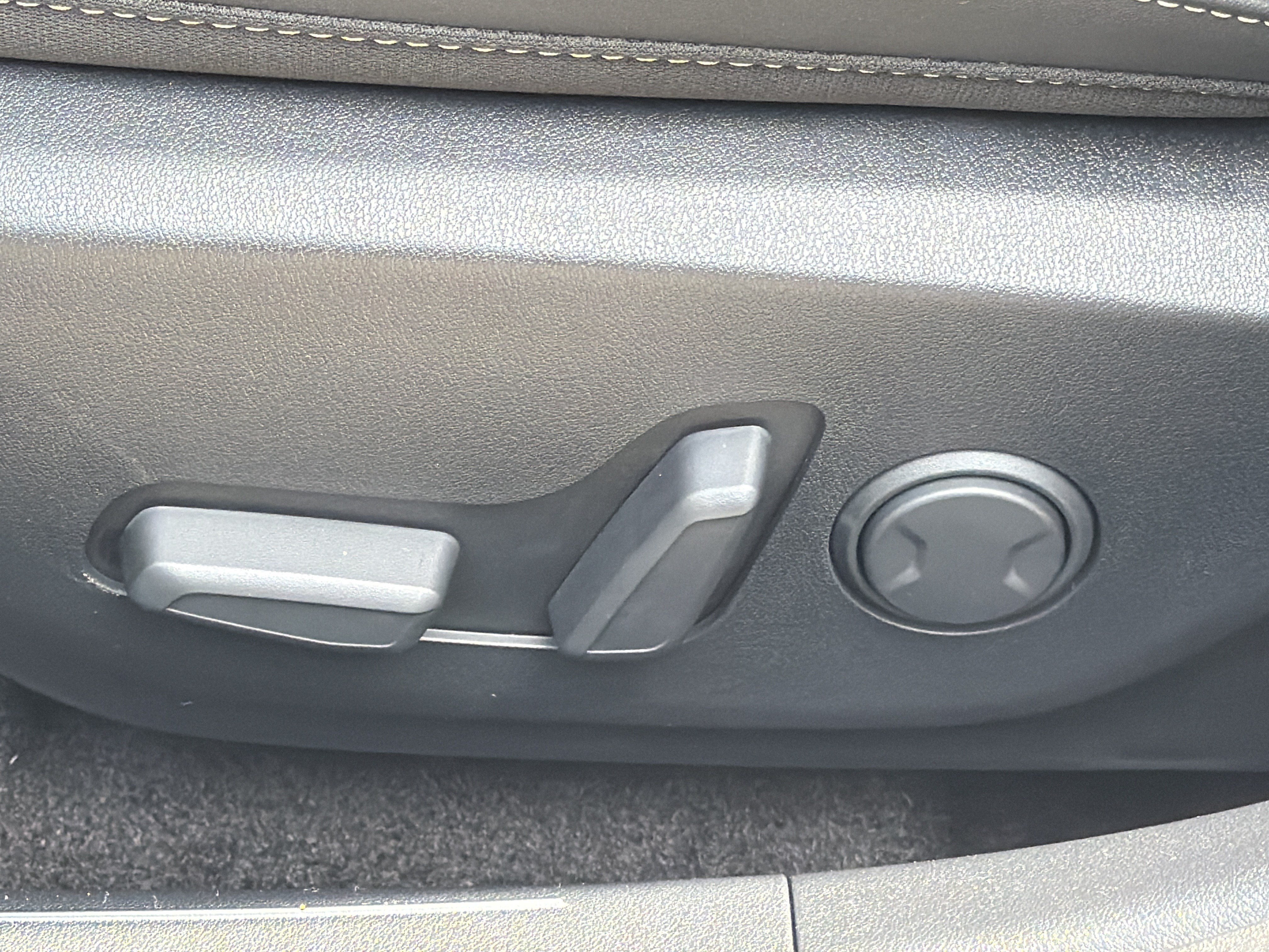 New 2026 Snow White Pearl Kia GT-Line image 18