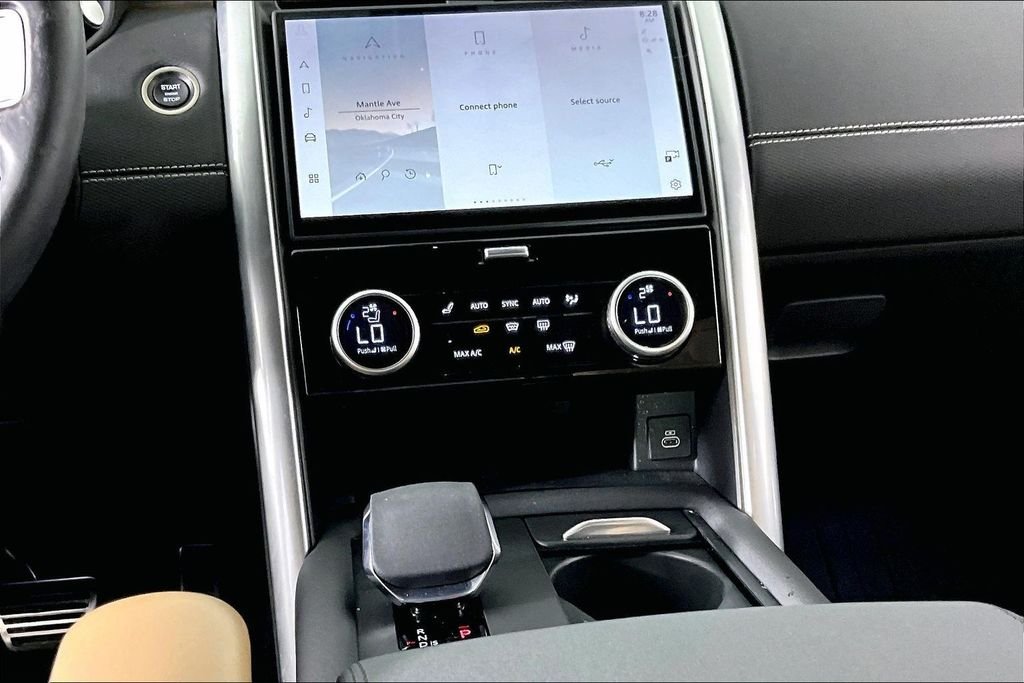 Used 2024 Black Land Rover Dynamic SE image 8