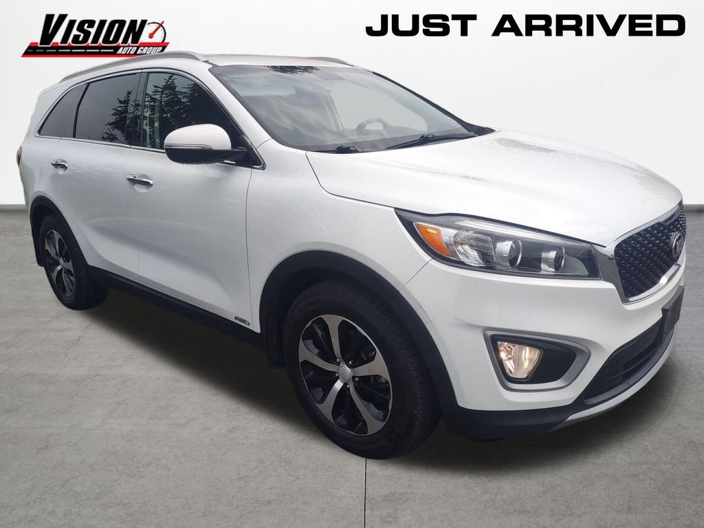 Used 2016 White Kia EX image 7