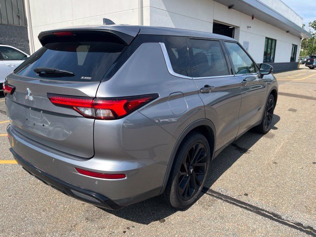 Used 2022 Mercury Gray Metallic Mitsubishi Black Edition image 3