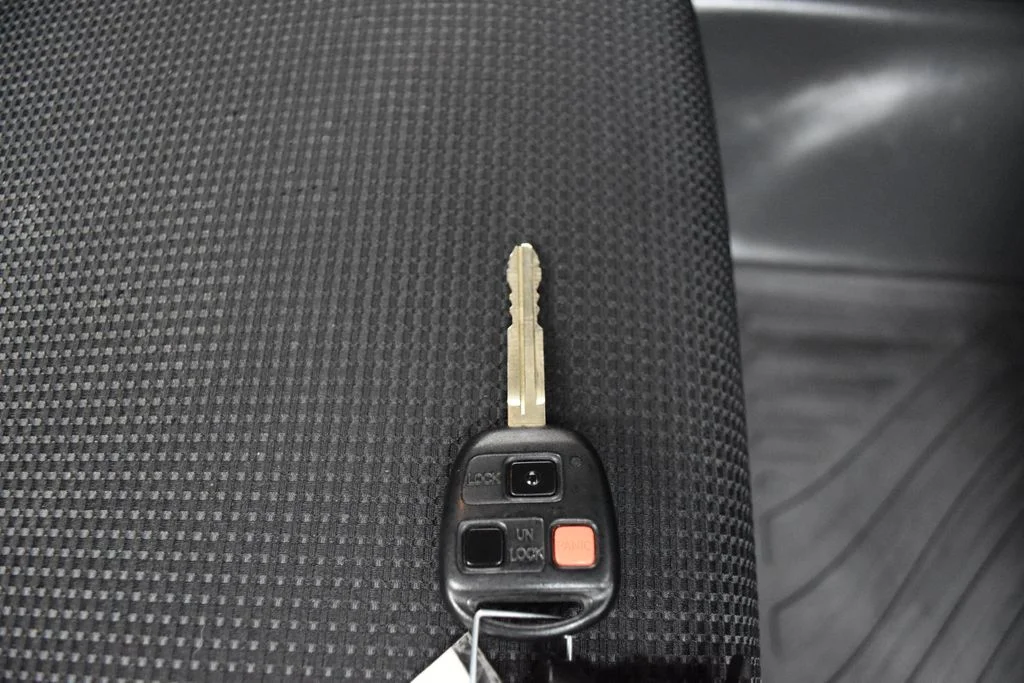 Used 2014  Toyota Base image 24