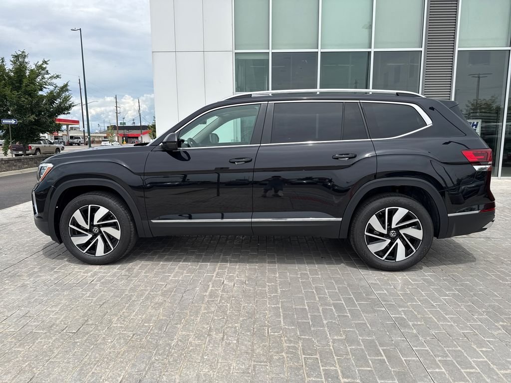 New 2026 Deep Black Pearl Volkswagen 2.0T SEL image 2
