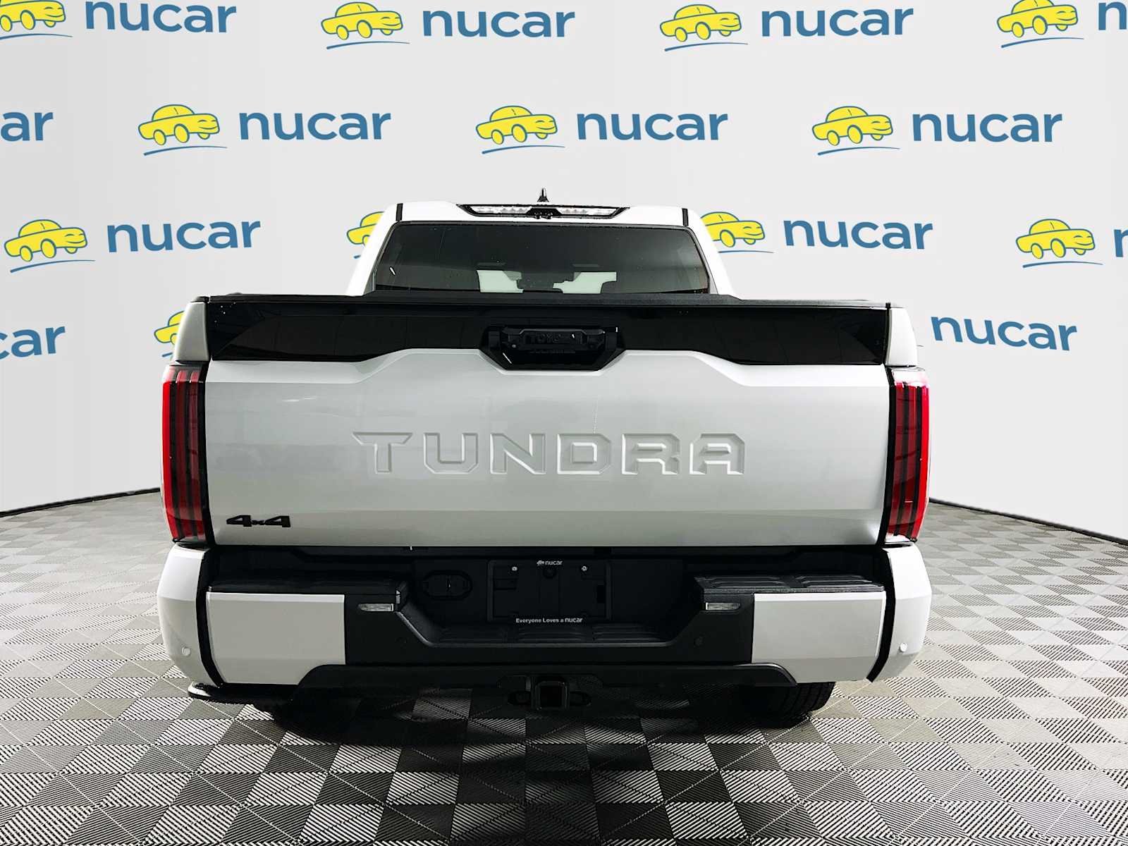 Used 2025 Wind Chill Pearl Toyota Platinum image 5
