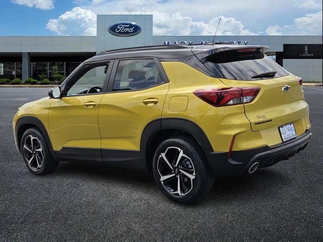 Used 2023 Yellow Chevrolet RS image 3