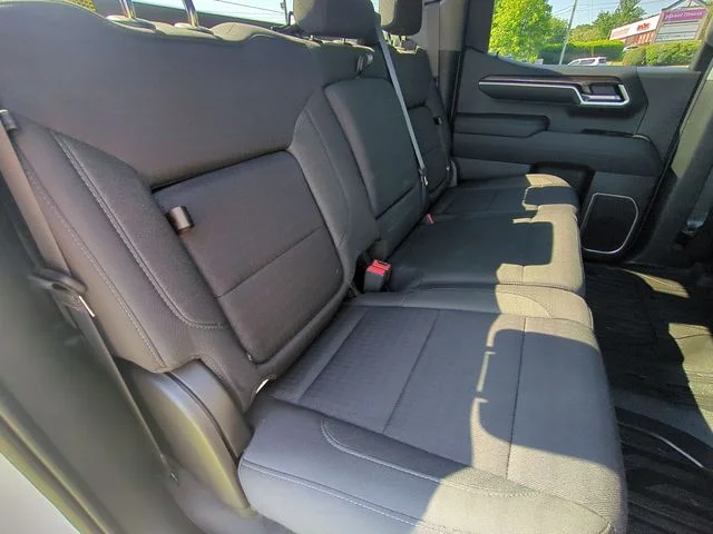 Used 2022 White GMC Elevation image 33