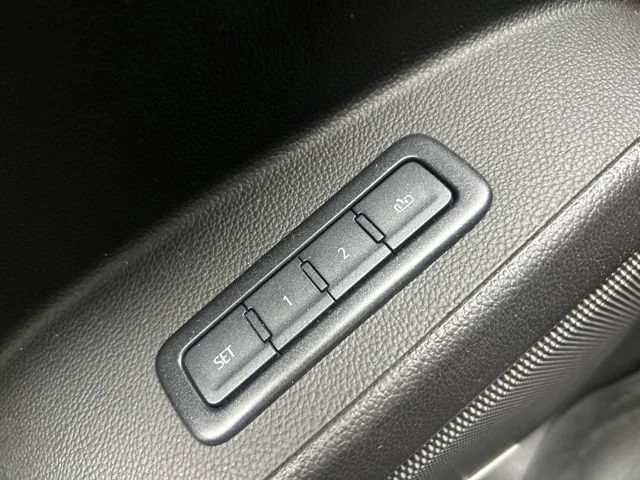Used 2019 SATIN STEEL METALLIC GMC SLT Standard Edition image 17