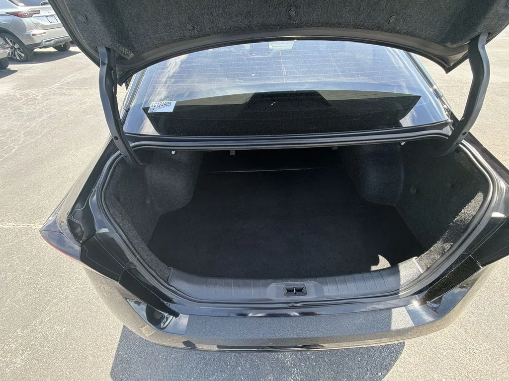 Used 2020 Black Nissan 2.5 SR image 22