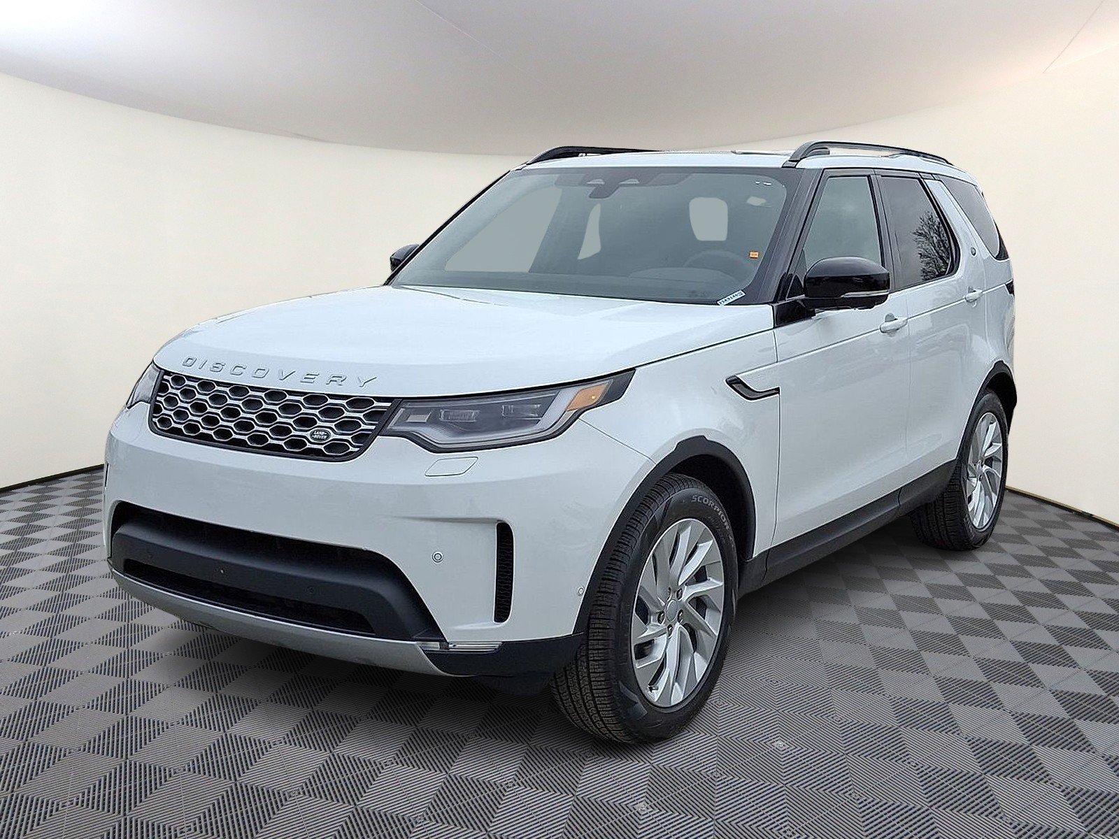 2025 Land Rover Discovery P300 S's photo