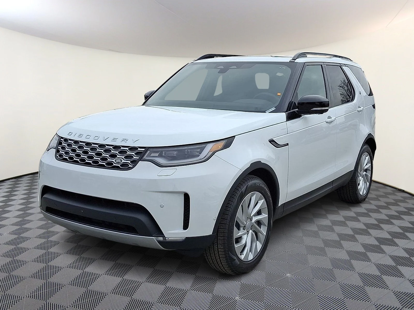 2025 Land Rover Discovery P300 S's photo