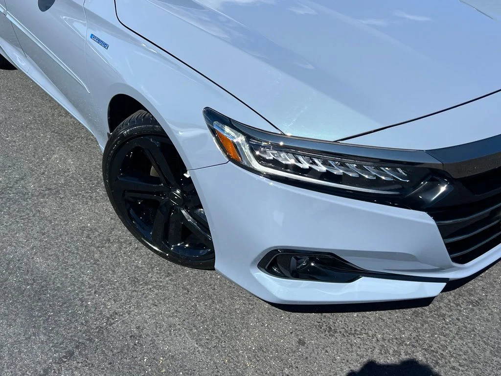 Used 2022 Sonic Gray Pearl Honda Sport image 2