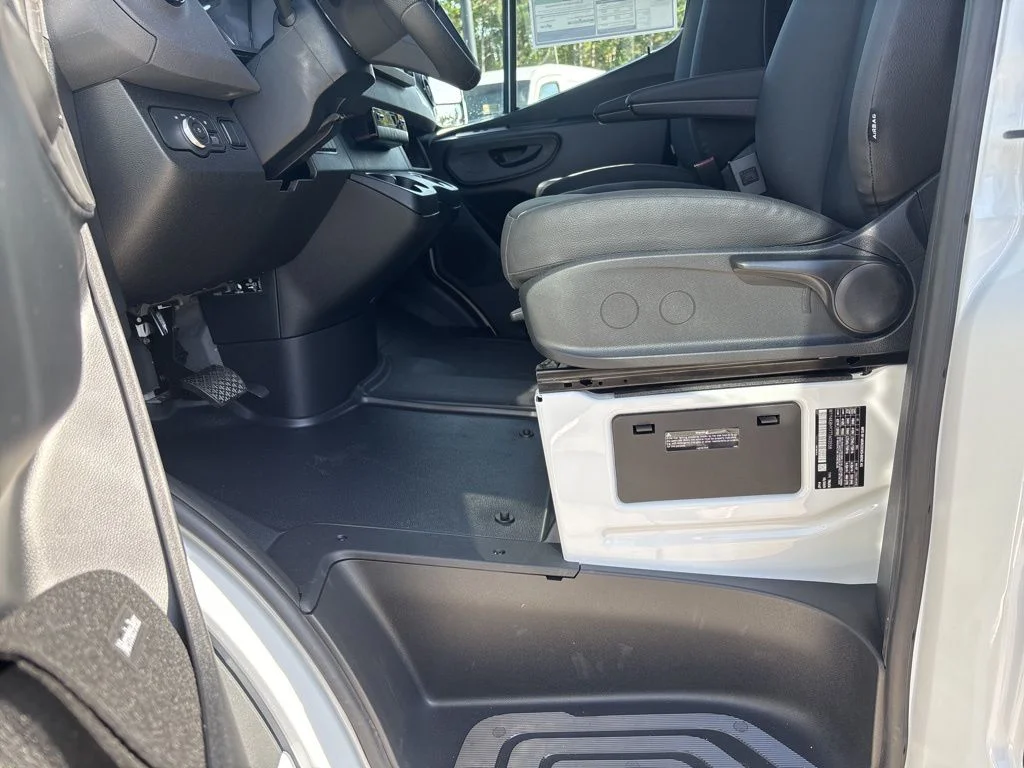 New 2026 Arctic White Mercedes-Benz w/ Ranger Shelf Pkg image 27