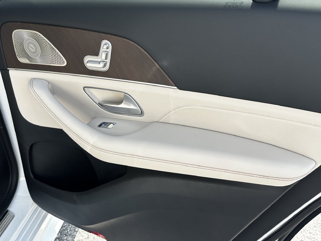 New 2027 Polar White Mercedes-Benz GLS 450 image 56