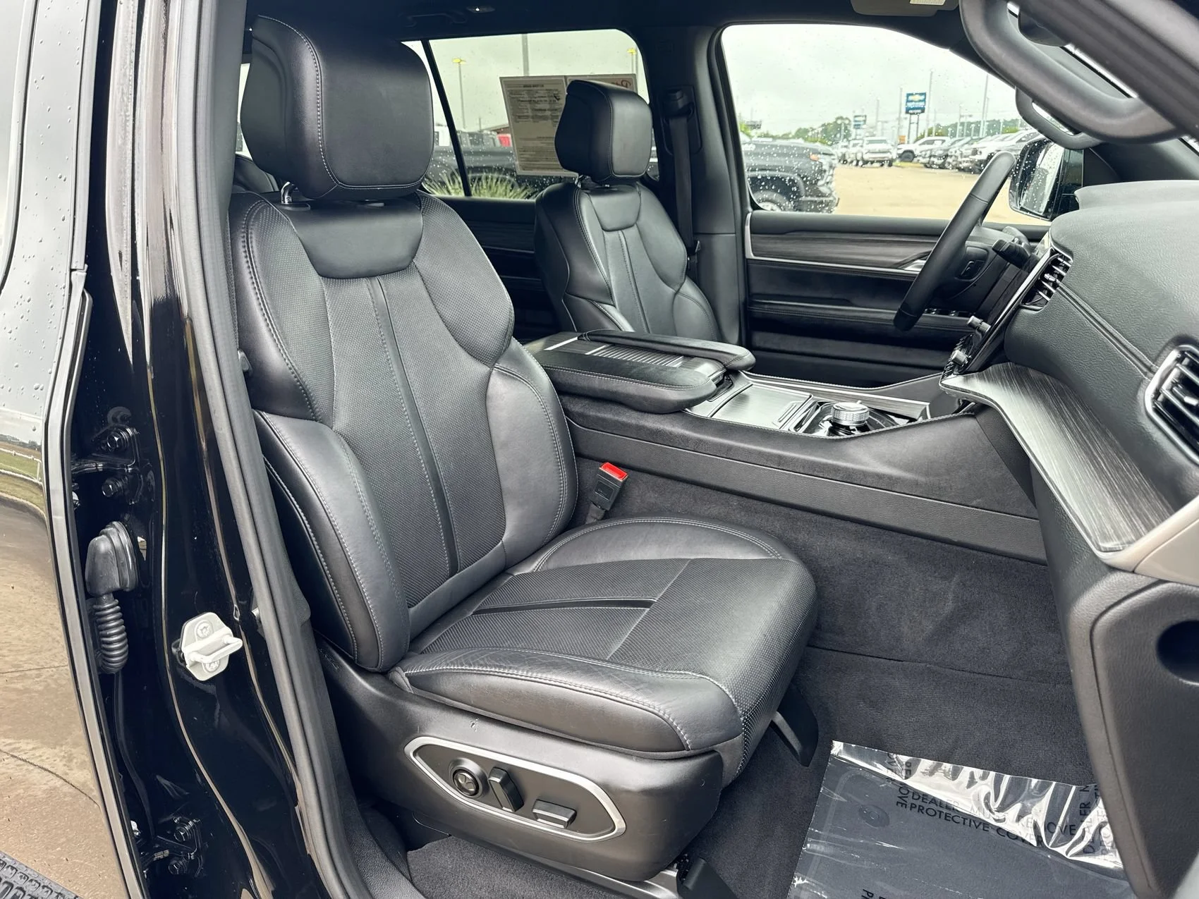 Used 2024 Diamond Black Crystal Pearlcoat Jeep Series II image 25