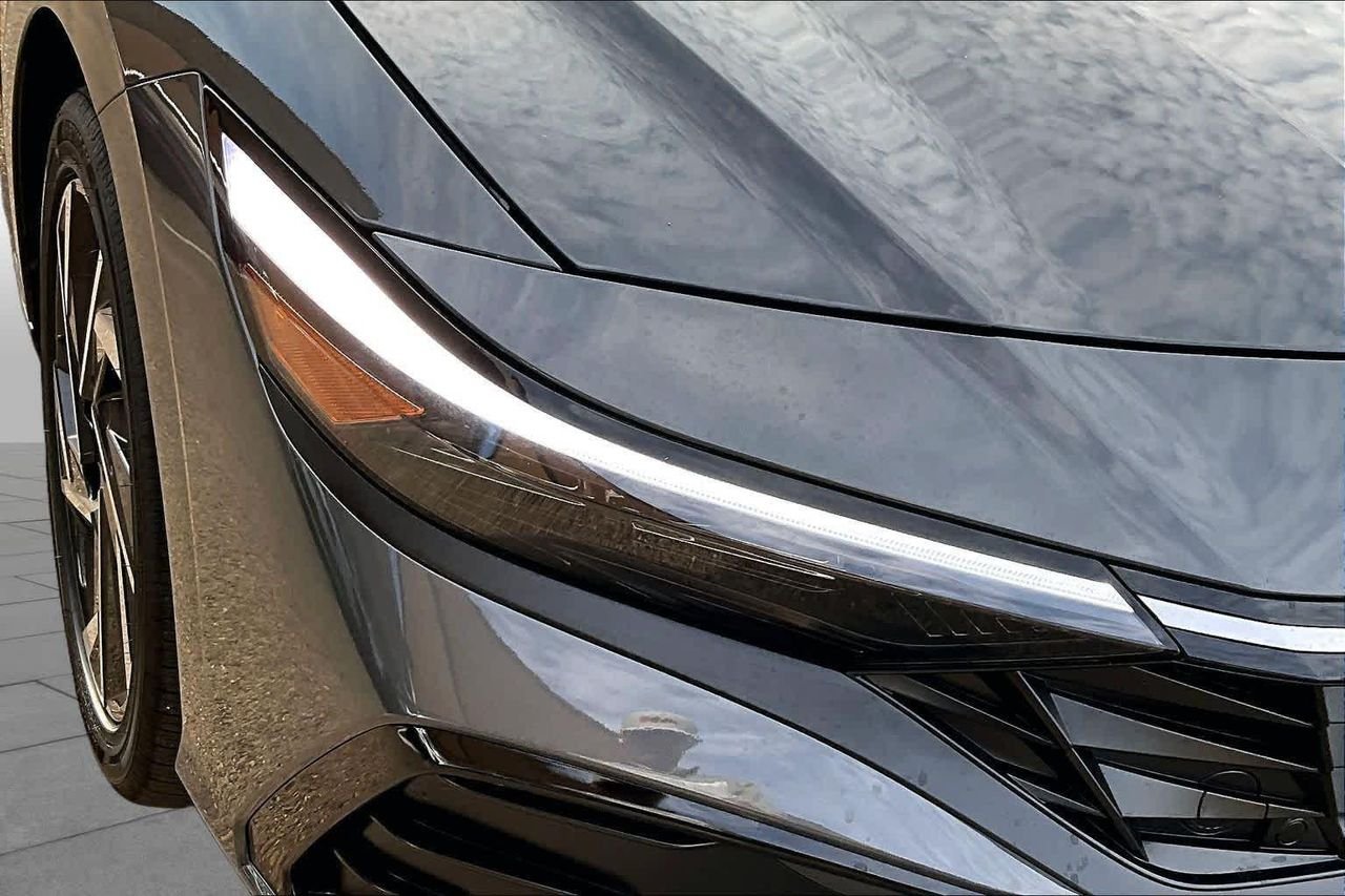 New 2026 Ecotronic Gray Hyundai Limited image 13