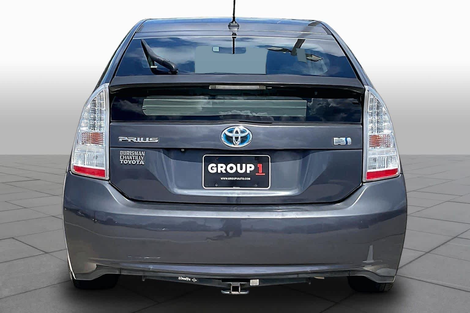 Used 2011 Winter Gray Metallic Toyota I image 4