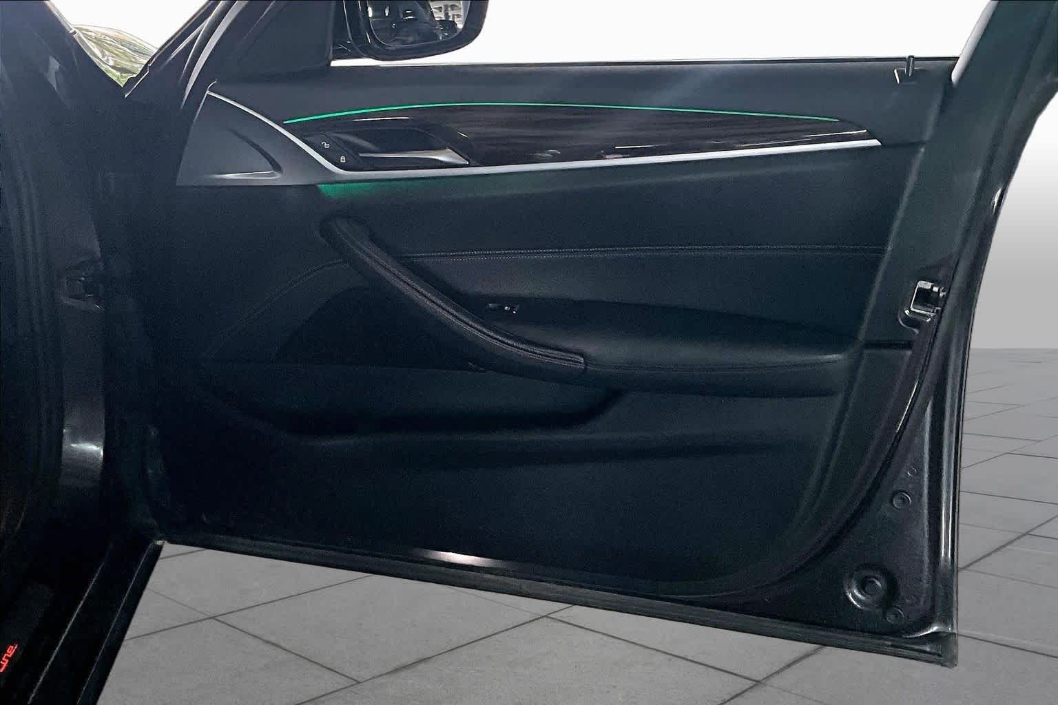 Used 2020 Dark Graphite Metallic BMW 540i image 21
