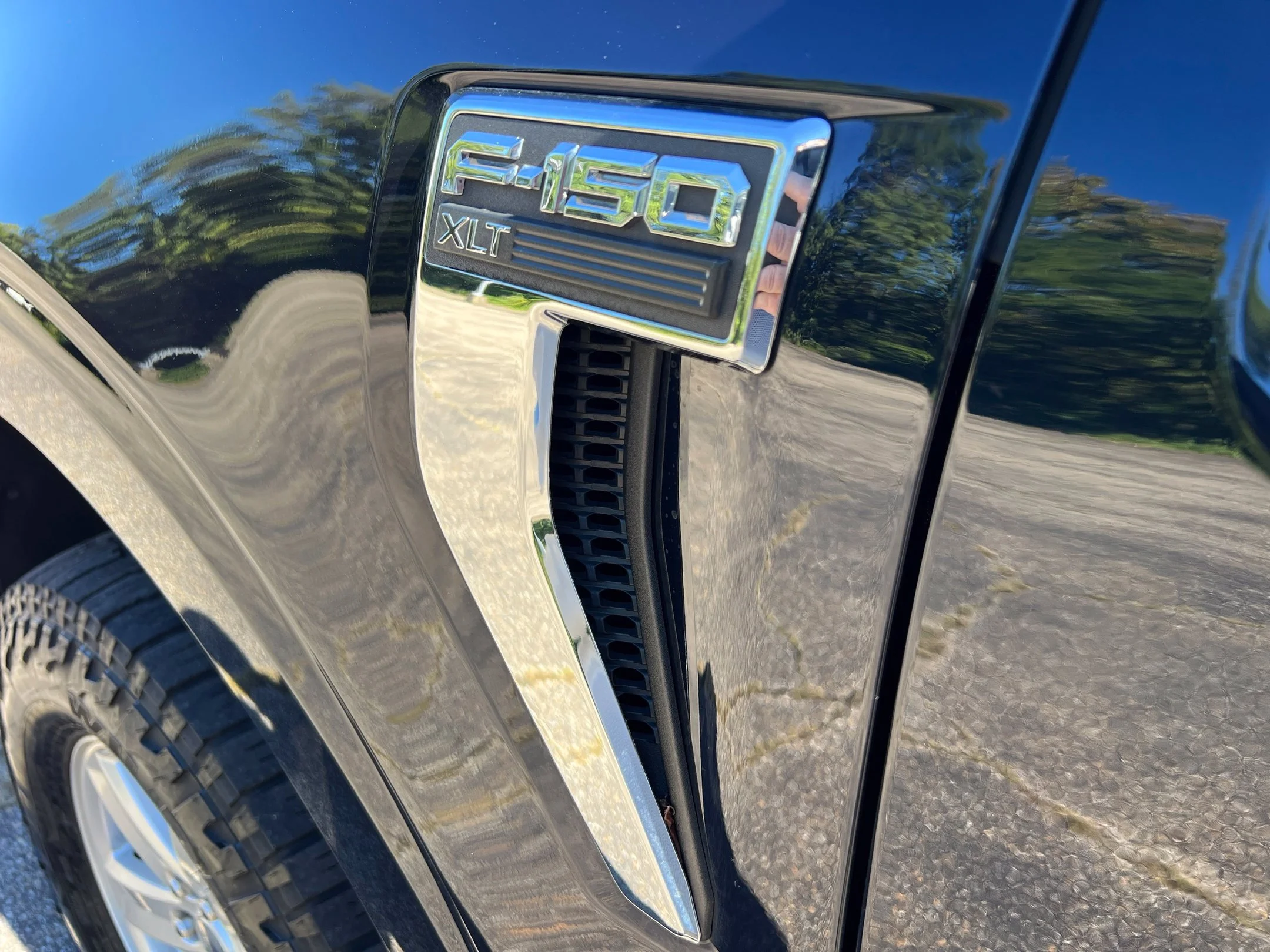 Used 2021 Blue Metallic Ford XLT image 13