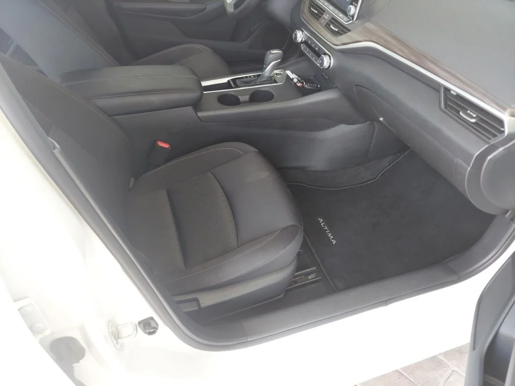 Certified Used 2025 White Nissan 2.5 SV image 28
