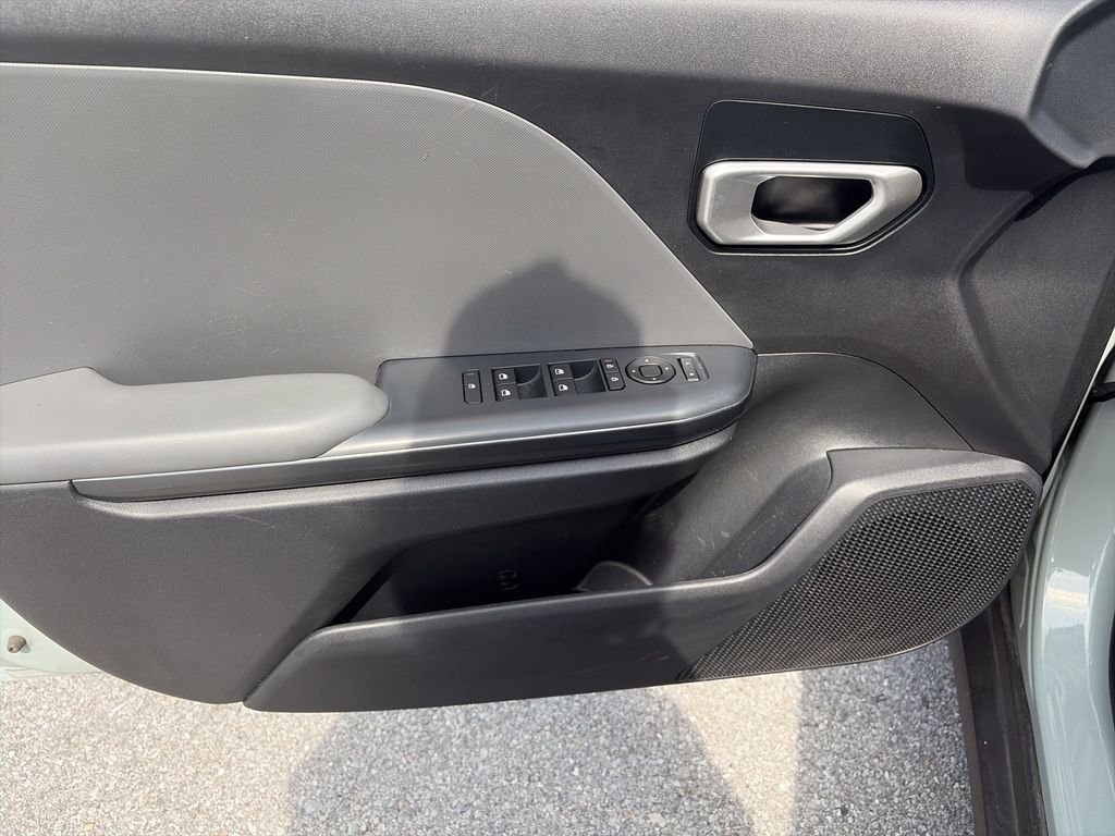 Certified Used 2025 Haze Kia LXS image 18