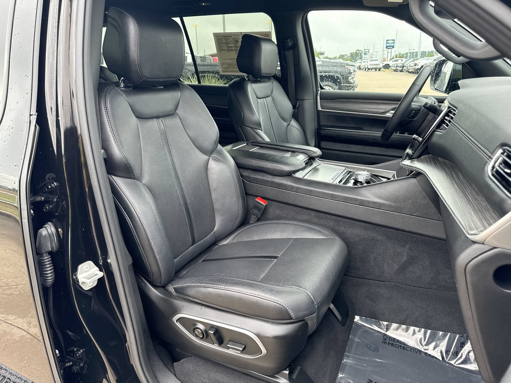 Used 2024 Diamond Black Crystal Pearlcoat Jeep Series II image 25