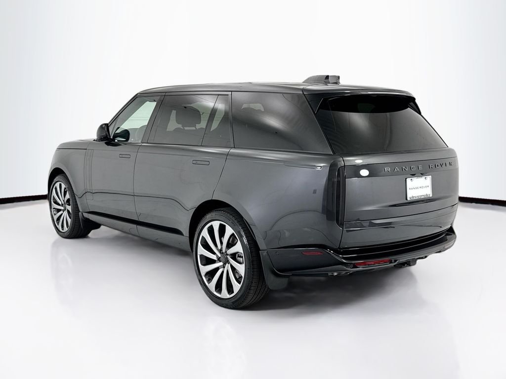 New 2026 Carpathian Gray Premium Metallic Land Rover SE image 7