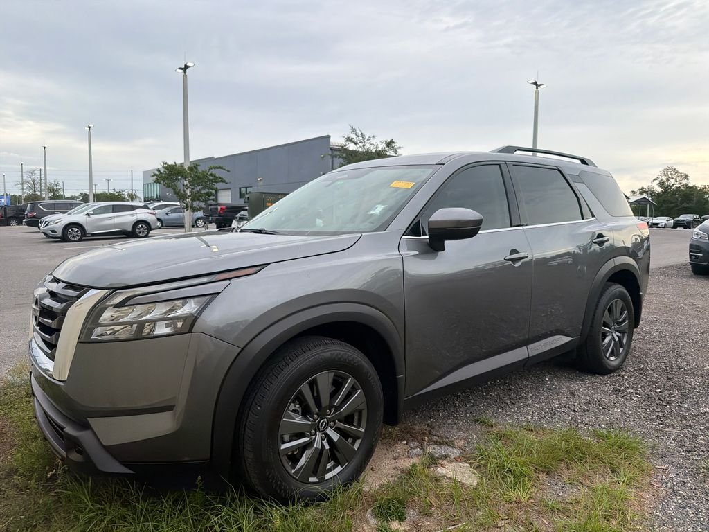 2024 Nissan Pathfinder SV 2WD's photo