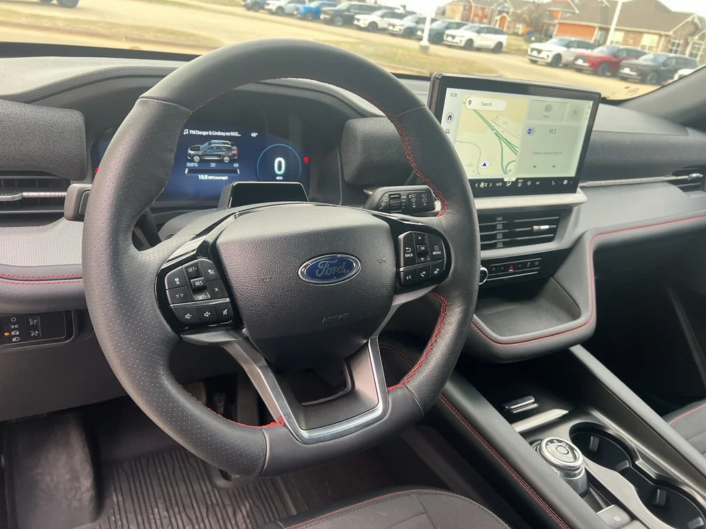 2025 Ford Explorer ST-LINE - Photo 13