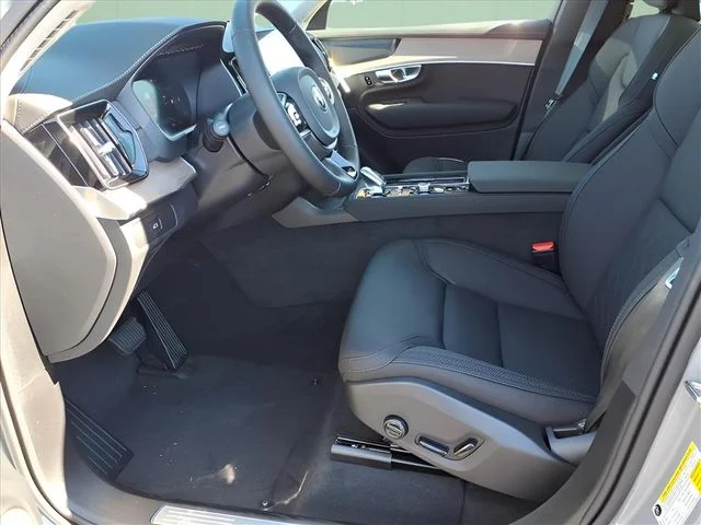 2026 Volvo XC90 Plus - Photo 14