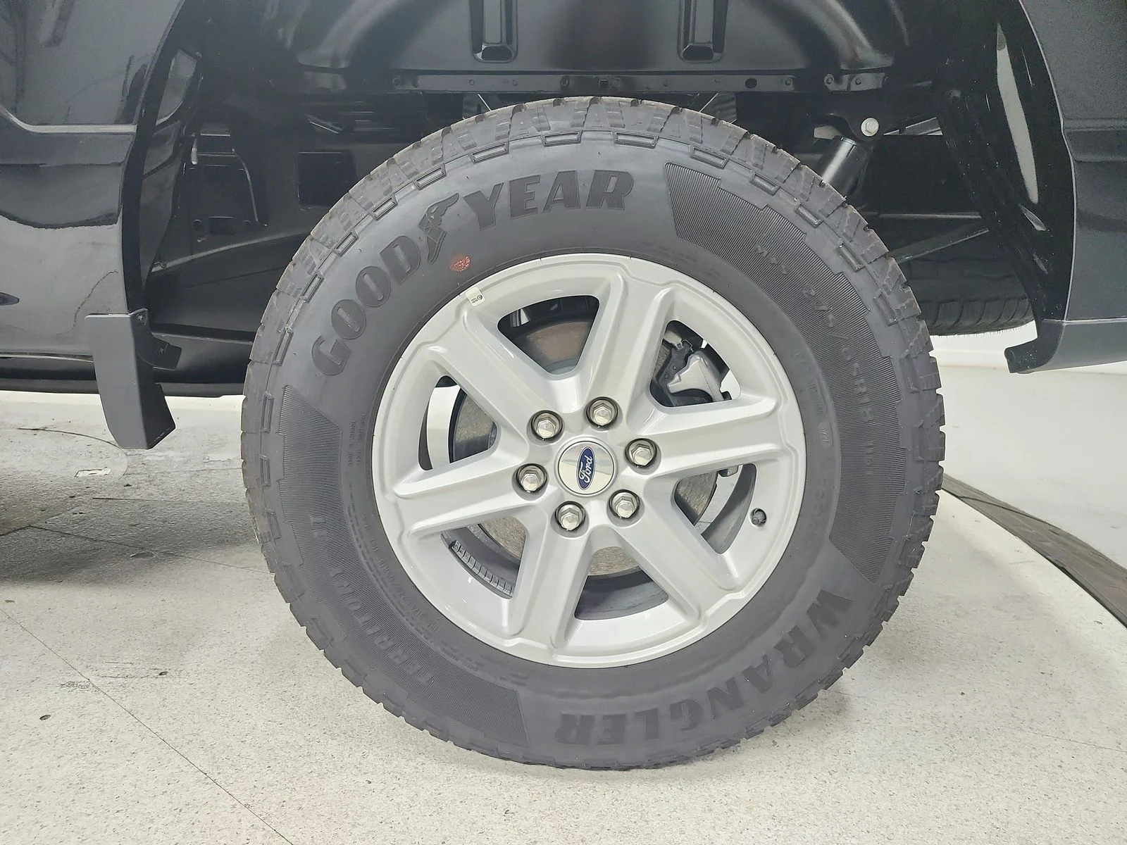 New 2026 Agate Black Metallic Ford XLT image 45