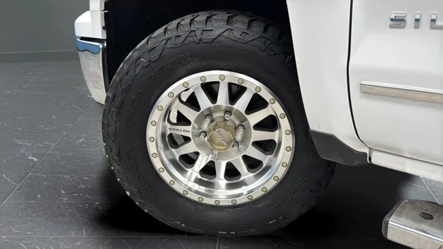 Used 2015 Summit White Chevrolet LT image 37