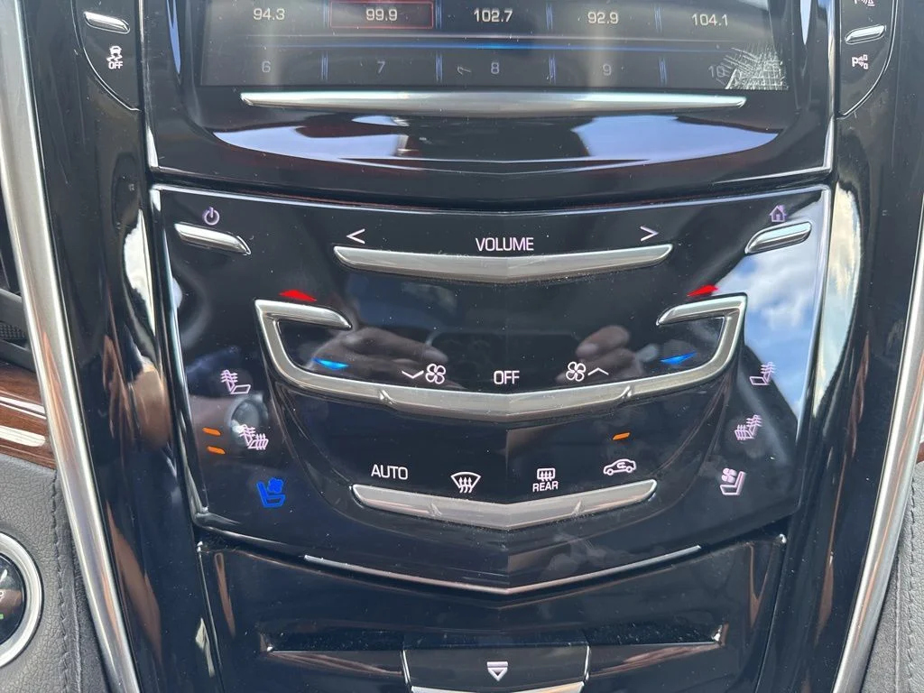 Used 2020 Gray Cadillac Luxury image 21