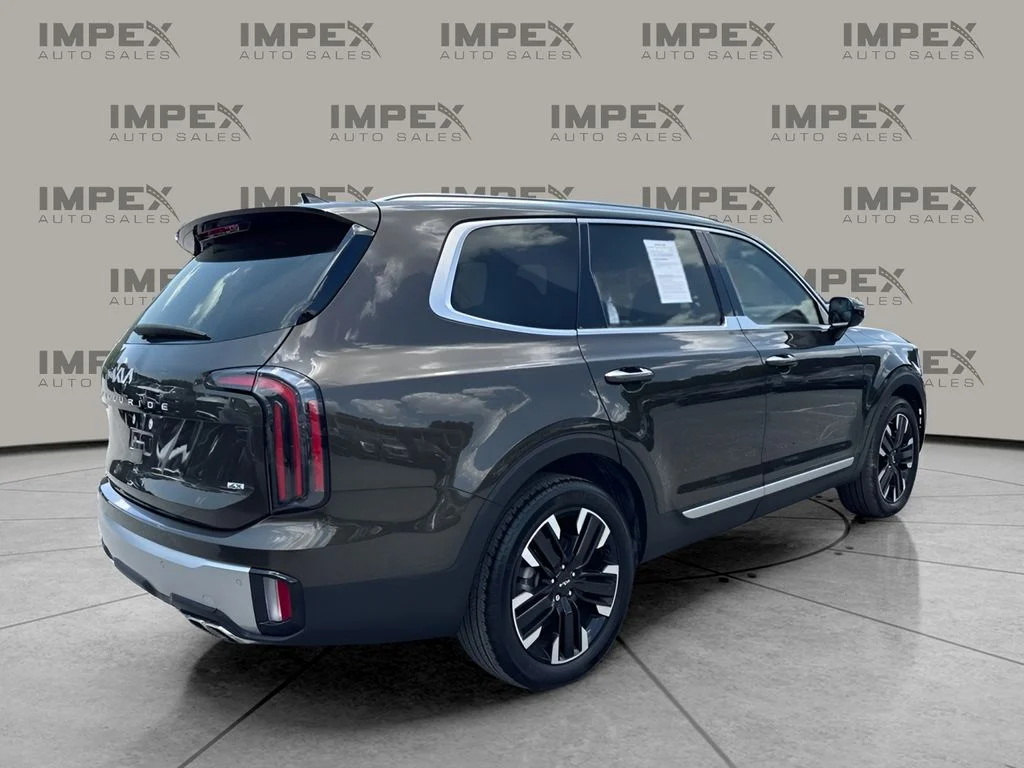 Used 2023 Green Kia SX-Prestige image 5