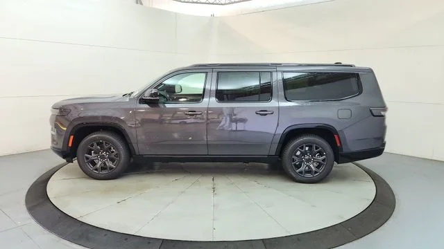New 2026 Baltic-Gray Metallic Clear-Coat Exterior Paint Jeep Limited Altitude image 6