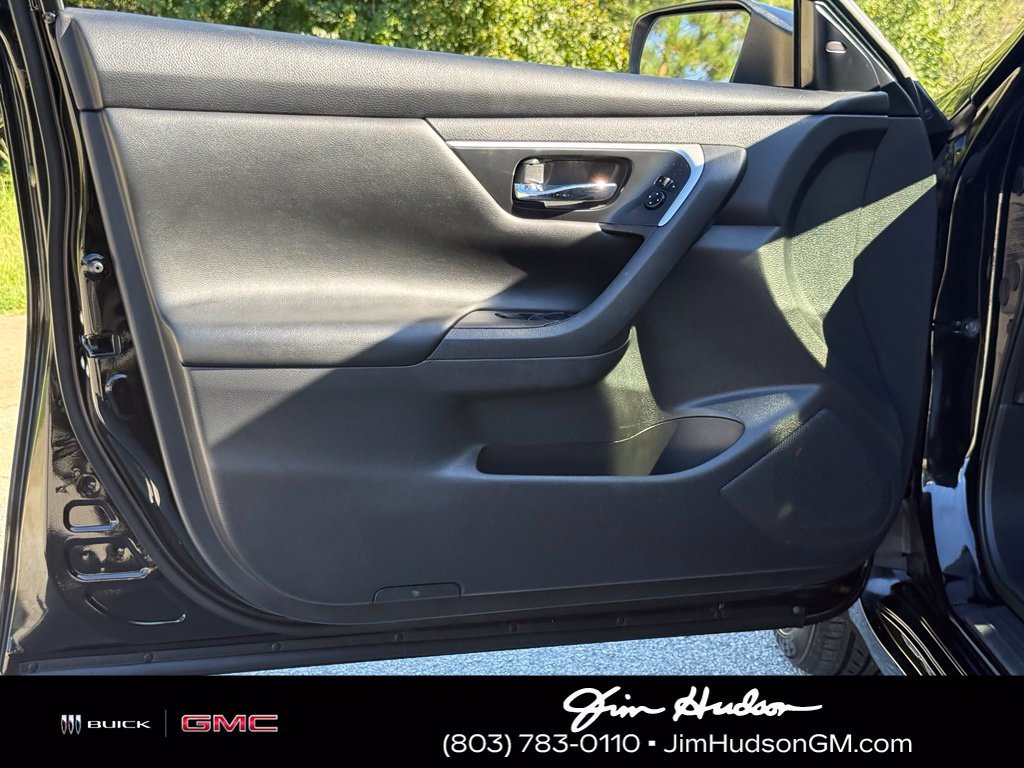 Used 2018 Black Nissan 2.5 SV image 16