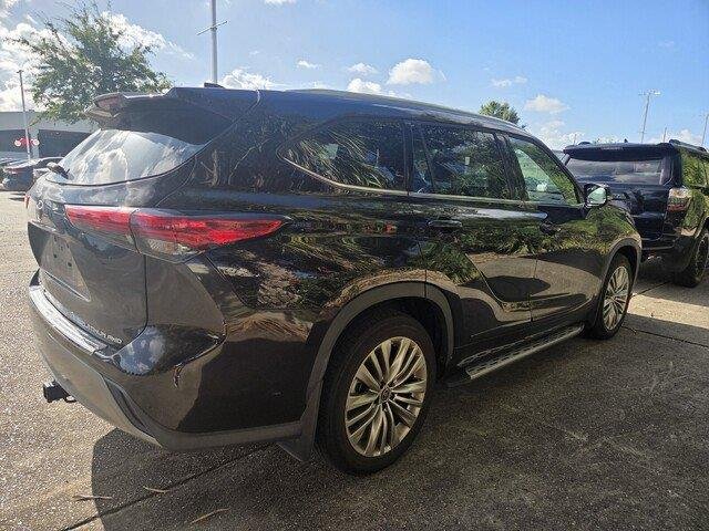Used 2022 Opulent Amber Toyota Platinum image 3