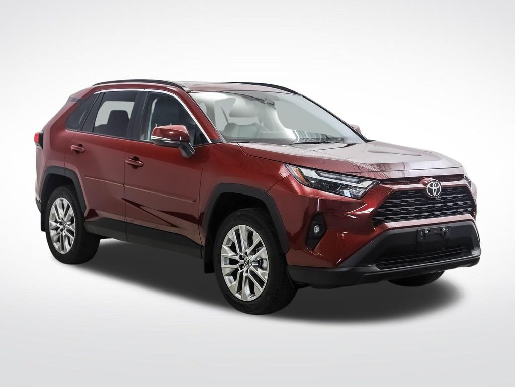Used 2025 Pearl Toyota XLE Premium image 7