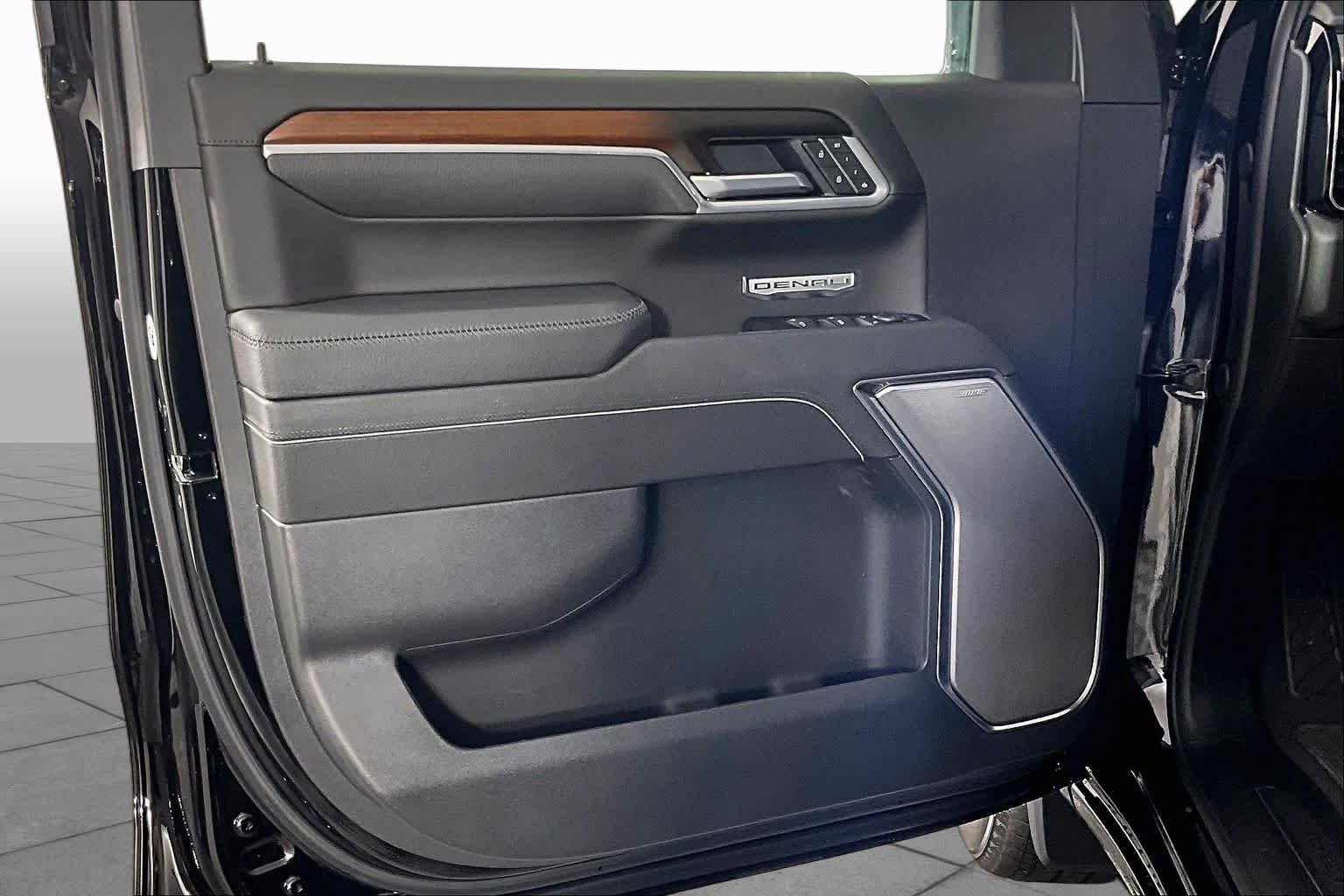 Used 2026 Onyx Black GMC Denali image 21
