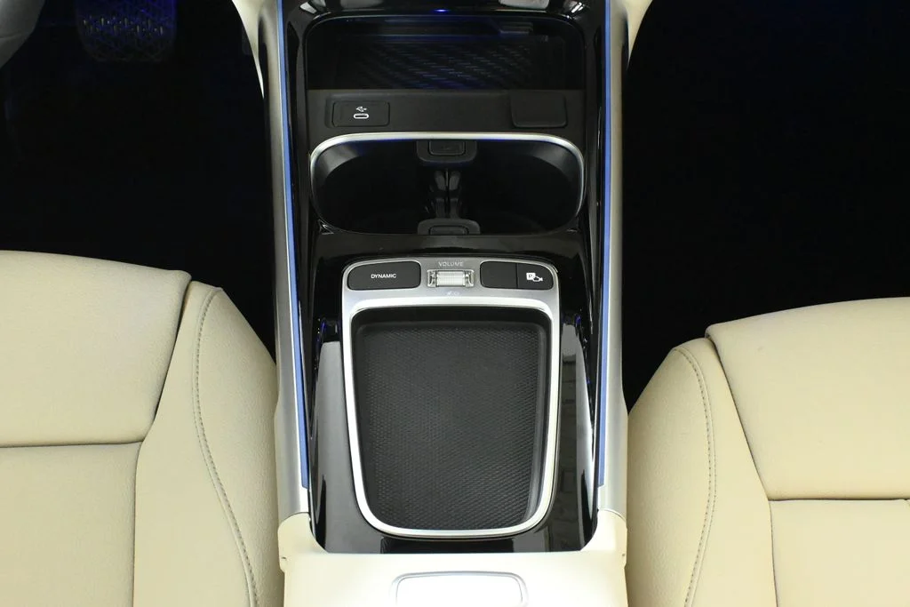 Used 2026 Gray Mercedes-Benz GLB 250 image 25