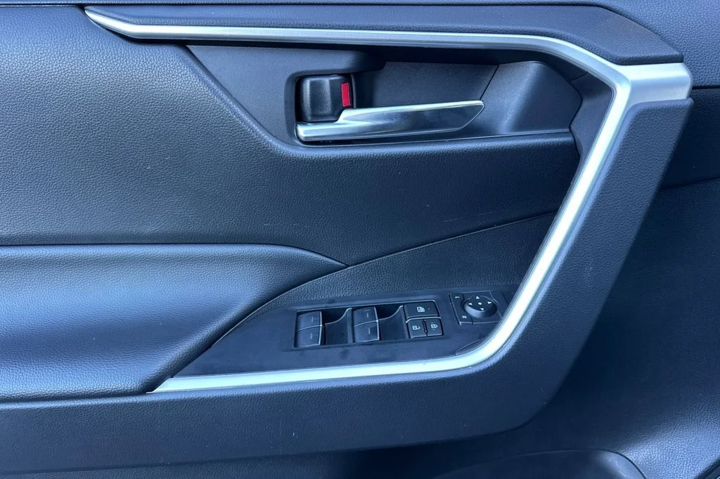 2024 Toyota RAV4 XLE Premium - Photo 11