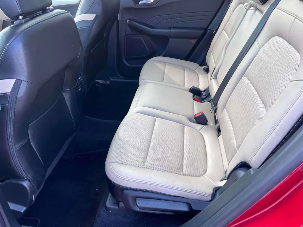 Used 2022 Rapid Red Metallic Tinted Clearcoat Ford SEL image 18