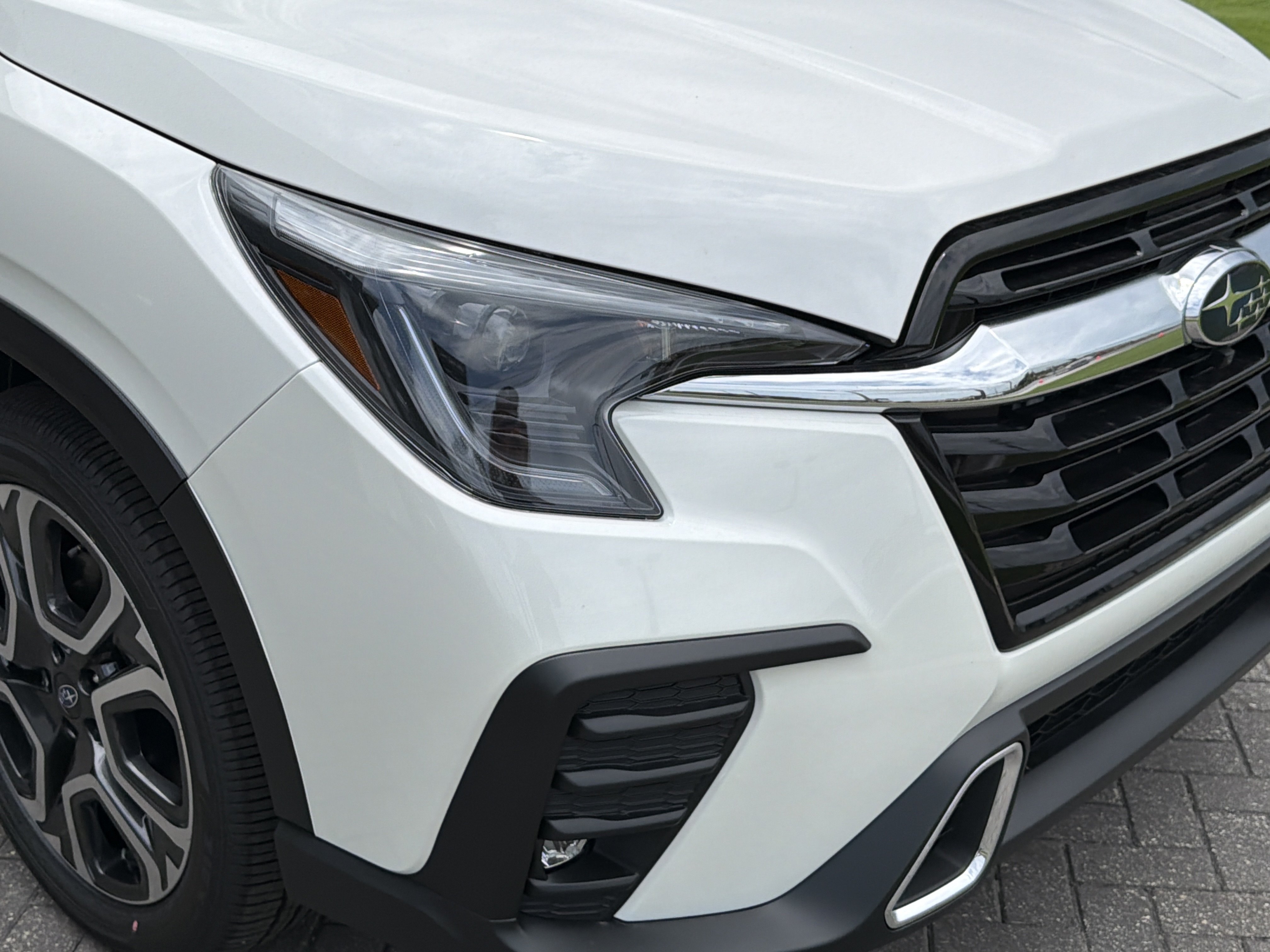 New 2026 CRYSTAL WHITE PEARL Subaru Touring 7-Passenger image 9