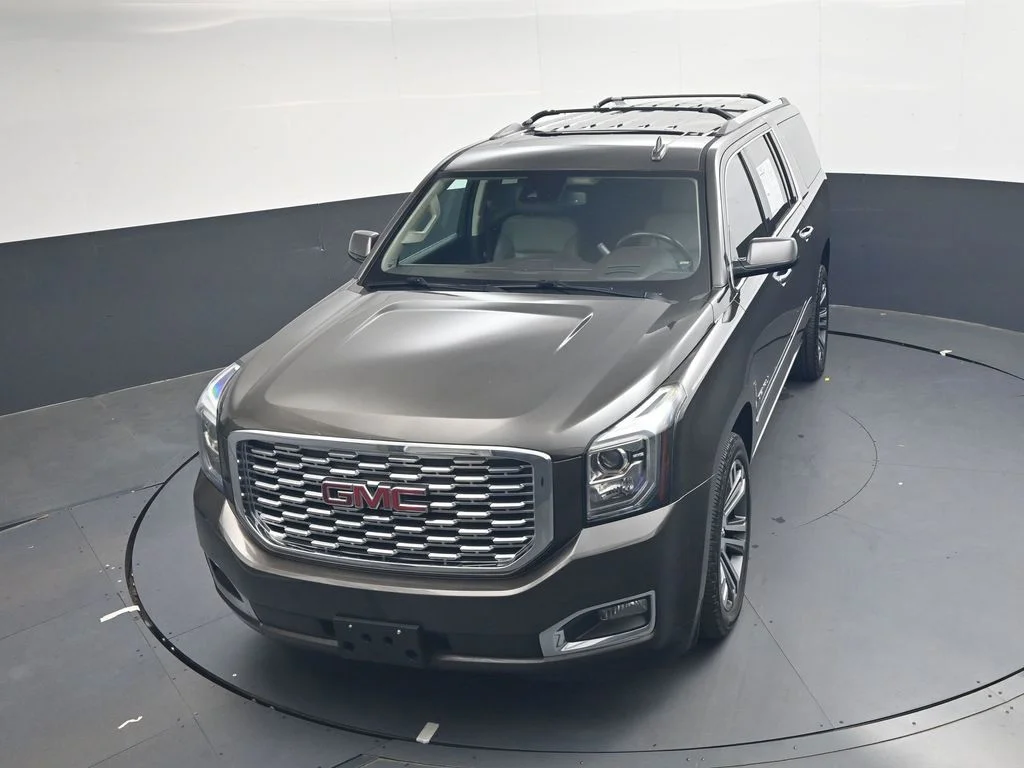 Used 2019 Gray GMC Denali image 34