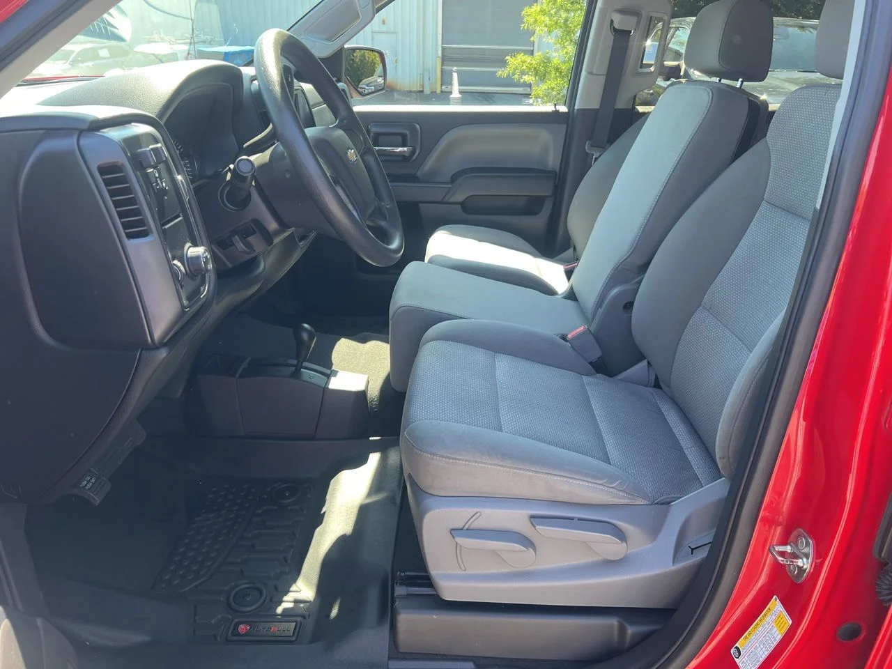 Used 2018 Red Chevrolet Custom image 16