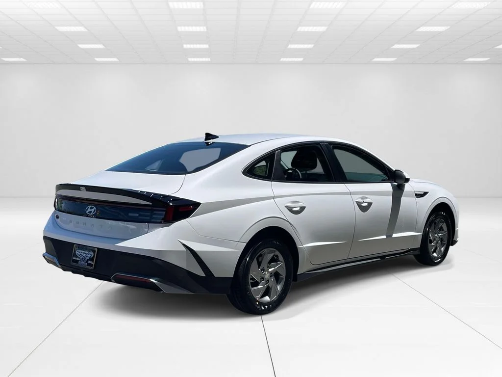 New 2026 White Hyundai SE image 6