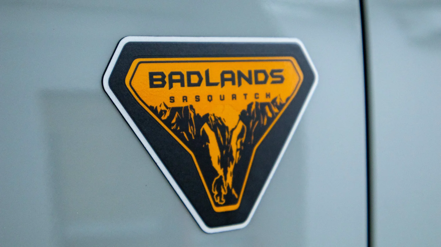 Used 2024 Gray Ford Badlands image 31